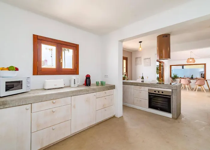 Tina By Puerto del Carmen (Lanzarote)